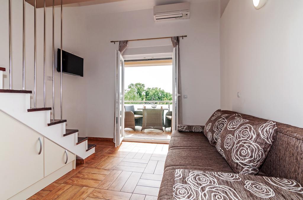 Apartments Lapidem Sukosan Exterior photo